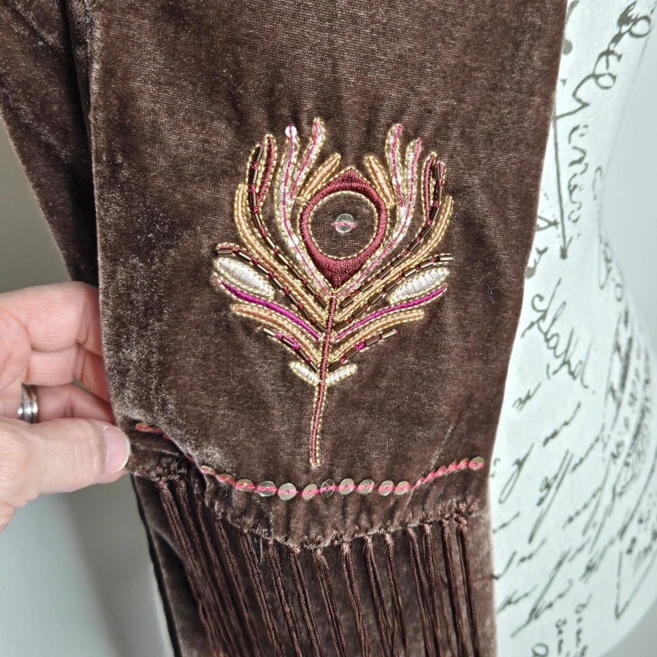 ANTIGUA BUFANDA AZUL MARINO Marrón con Detalles Bordados de Pluma de Pavo Real y Flecos Foto 2 de 4