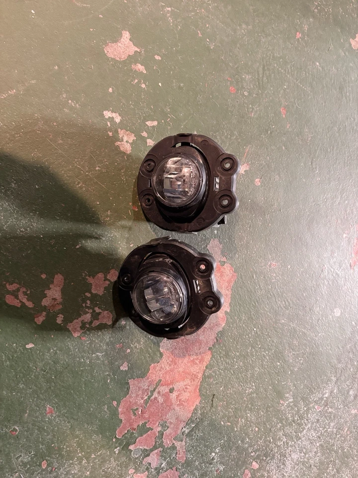 Luces antiniebla Ram 1500 Classic 2019-2024 Warlock mopar de fábrica Foto 2 de 4