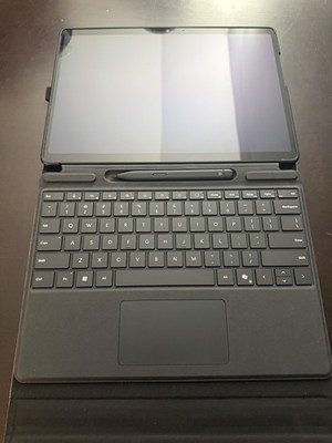 Microsoft Surface Pro 11 2076 Snapdragon X 12-Core 16GB RAM 256GB SSD