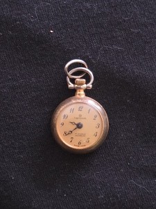 Hanowa Vintage Swiss Wind-Up Watch Pendant Necklace 17 Jewels (Non Working)