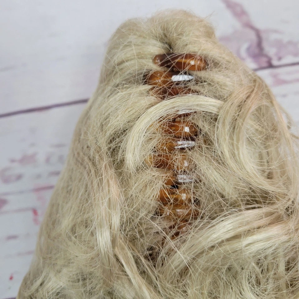 Paula Young 7 pulgadas pinza de pelo sintética rizada/ondulada rubia en Foto 3 de 4