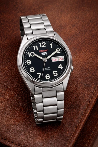 Vintage Seiko 5 Automatic 17 Jewels 7019-5440 Day/Date Black Dial Japan Made