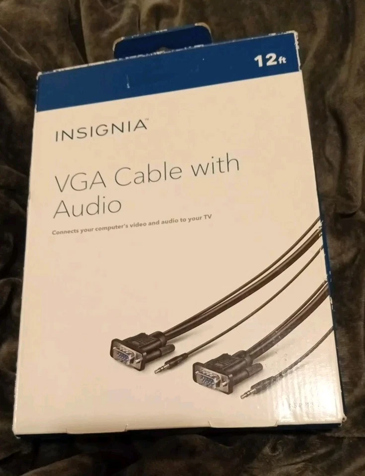 Insignia NS-PV12531 12 inch VGA Cable with Audio - Black - Image 2 of 3