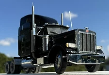 Franklin Mint 1/32 Peterbilt Model 379 Ultimate Big Rig Custom Semi Tractor Cab