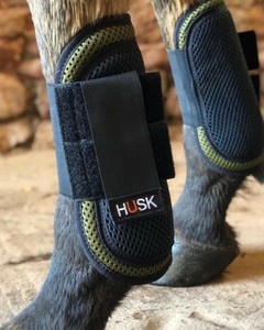 husk brushing boots