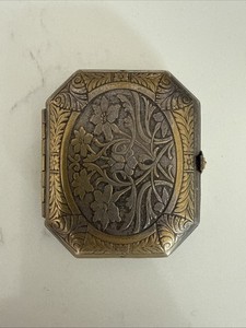 RARE VINTAGE 1920s KARESS WOODWORTH ART NOUVEAU  COMPACT with MIRROR