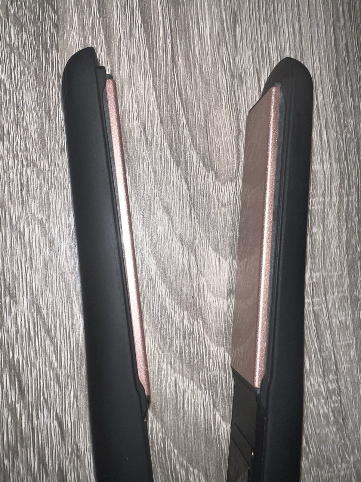 The Beachwaver Co. Coast Pro Titanium Flat Iron - Midnight Rose1-Inch Titanium