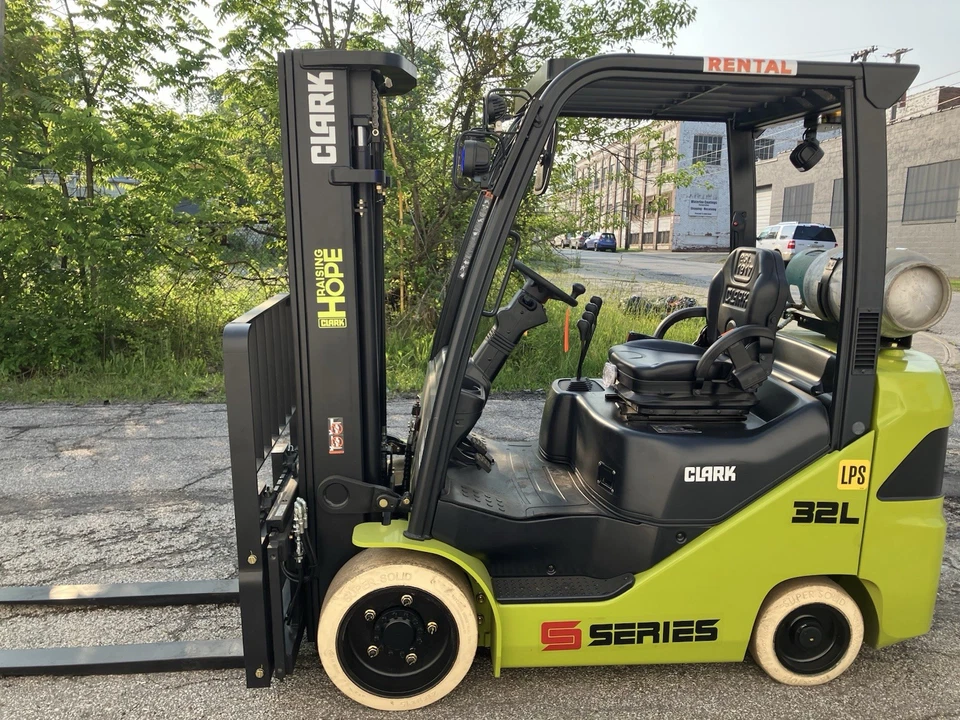 2023 Clark 6500 LB Forklift With Side Shift Triple Mast 4 Ways LPS - Image 2 of 4