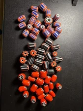 LOT - Vintage Chevron glass beads - 60 Indian Native American Trade Beads (B81)