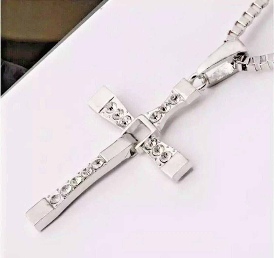 JinYu Kreuz-Halskette Im Vin Diesel Style – Silberfarben, Mit Strass, In Geschenkbox