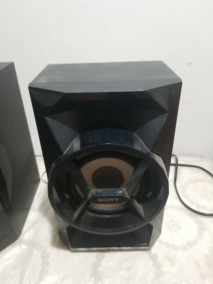 Sony MHC-EC619iP MicroHi-fi Home Audio System iPhone FM Radio CD USB w/Remote - Image 4 of 4