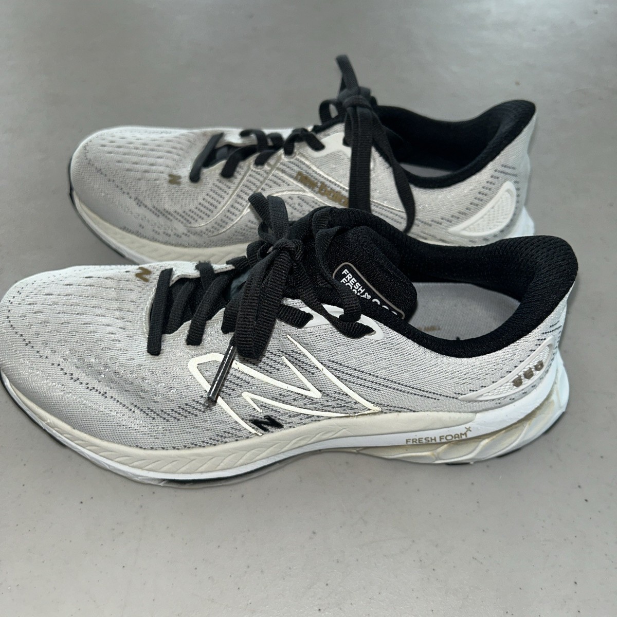 New Balance Fresh Foam 860 White Gold Women display picture 1