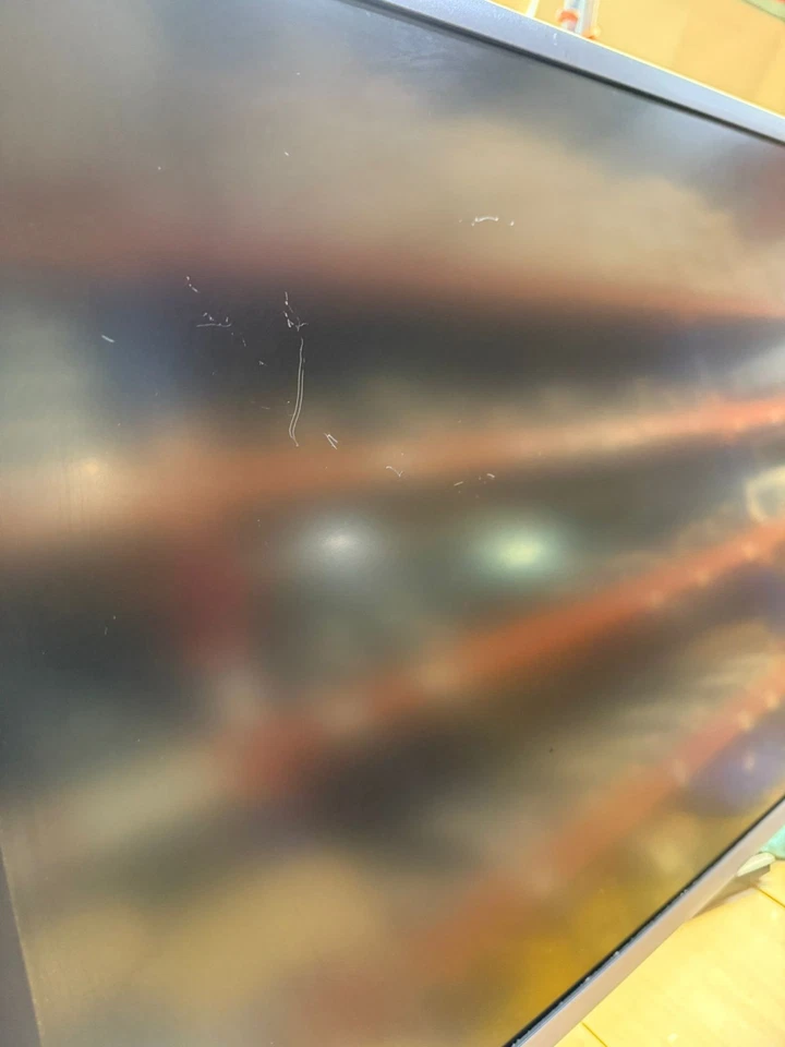 Samsung U32H850UMU 32" 4K UHD Monitor  VA  HDMI DP  FreeSync 2.Wahl - Bild 3 von 3