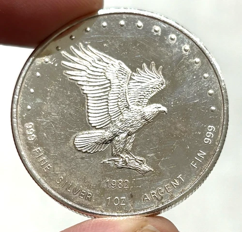 1982 Silver Monex American Eagle 1 oz 999 Fine Silver Collector Round 👍