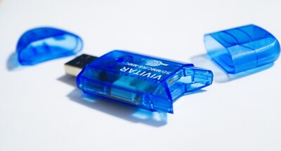 Vivitar Camera Card Reader Writer for SD/MMC/RS-MMC Card 2.0 USB