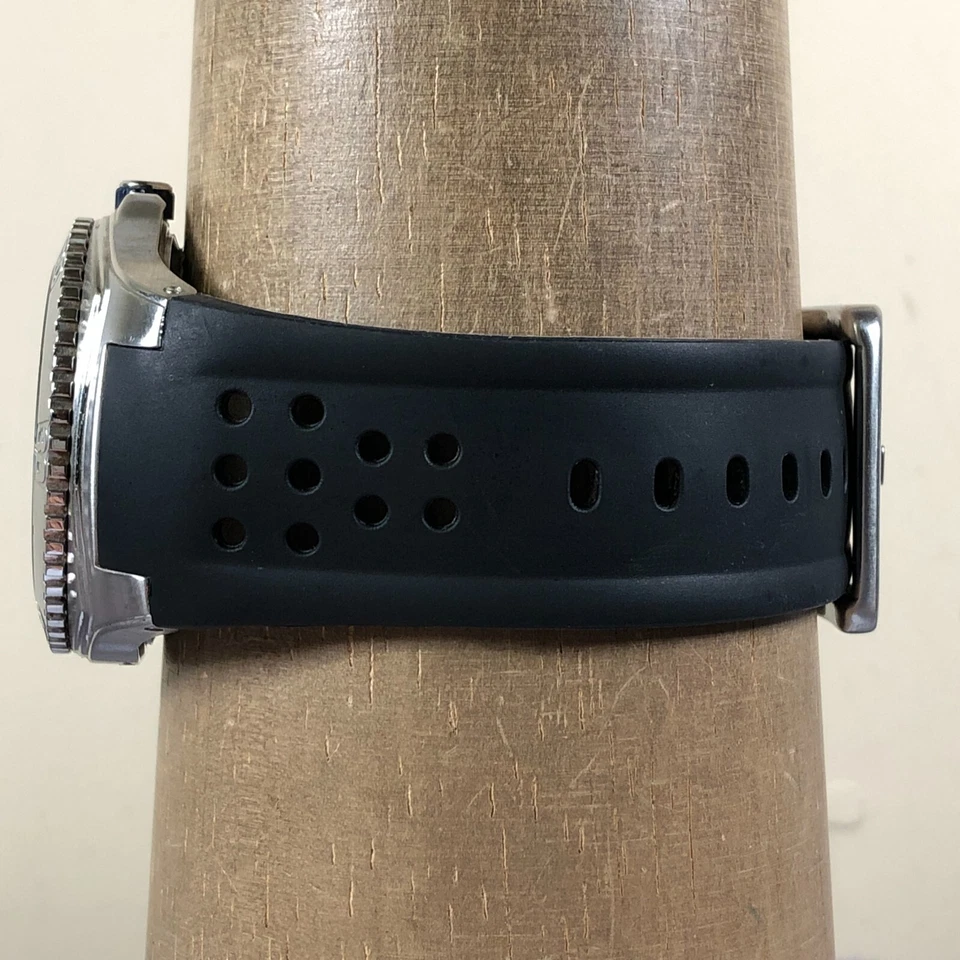 Tommy Bahama Relax Hombre RLS1074 Sport Fecha Negro Goma Cuarzo 41mm Reloj 8 1/4" Foto 3 de 4