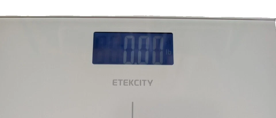 Báscula de baño digital Etekcity con tecnología Step-On de vidrio plateada 400 libras Foto 3 de 4