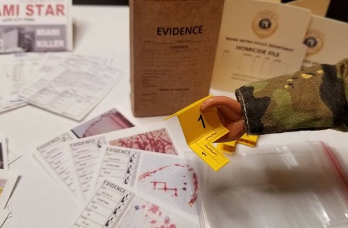 1/6 SCALE Dollhouse MINI Police Forensic CSI DEXTER Folders, Evidence, Markers - Picture 2 of 18