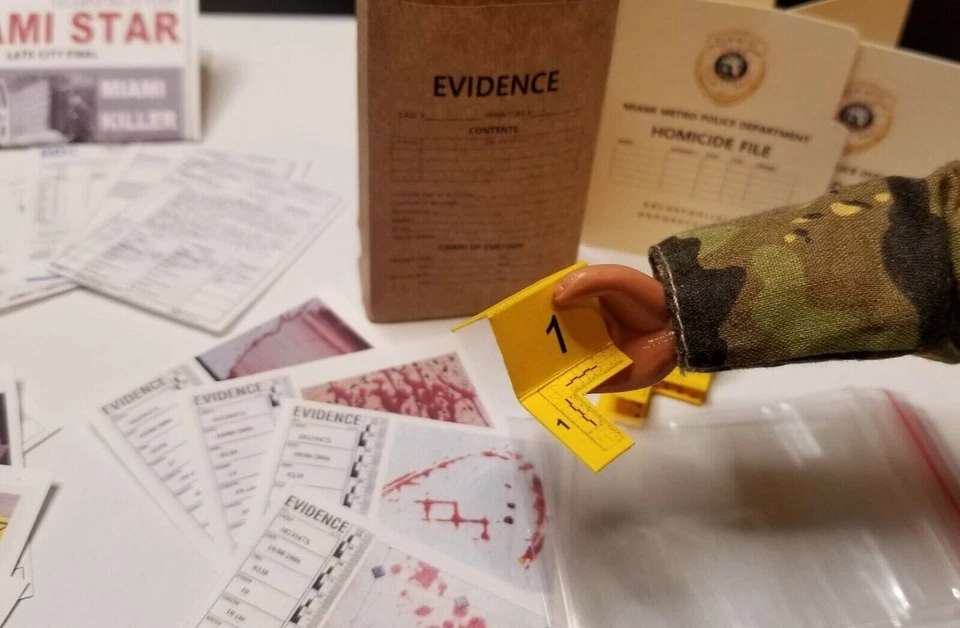 1/6 SCALE Dollhouse MINI Police Forensic CSI DEXTER Folders, Evidence, Markers - Image 2 of 4