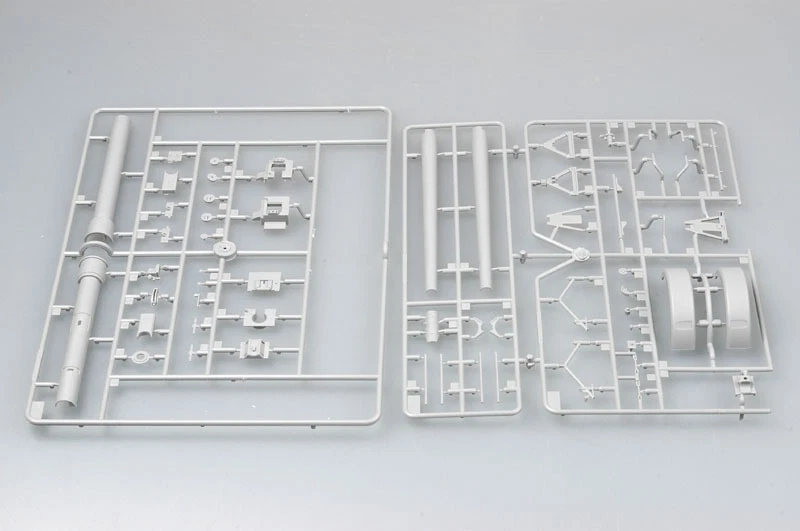 Trumpeter 02313 1/35 German 17cm Kanone 18 - Image 3 of 4