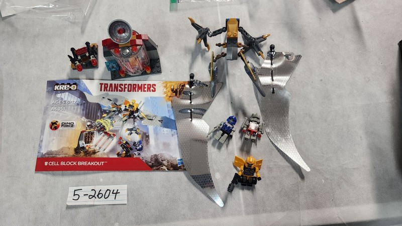 Transformers KRE-O Cell Block Breakout Set w/ Strafe, Bumblebee, Optimus