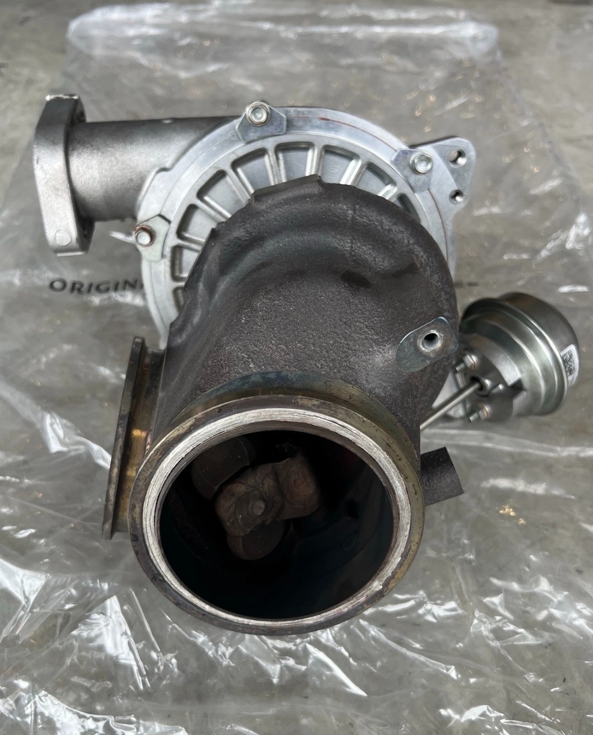 16-19 Ferrari 488 GTB Spider Driver Side Turbo Turbocharger T