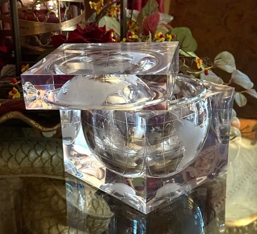 VTG 60s ALESSANDRO ALBRIZZI  LUCITE GLOBE  ICE BUCKET -EMBEDDED MAP OF THE WORLD
