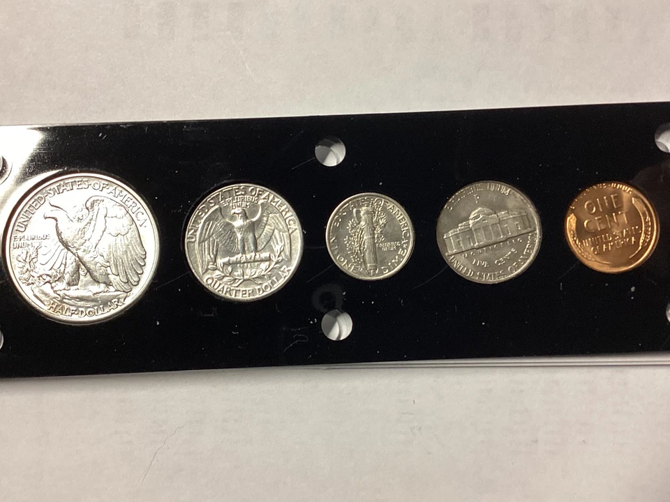 ***SUPER SALE***1942 “WAR YEAR” Mint Set - in Capital Plastics Display - Nice - Image 4 of 4