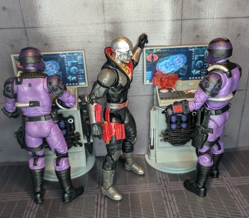 Cobra Techno-Viper Tech Station mit Zubehöraufbewahrung für Maßstab 1:12 KLASSIFIZIERT  - Bild 5 von 8