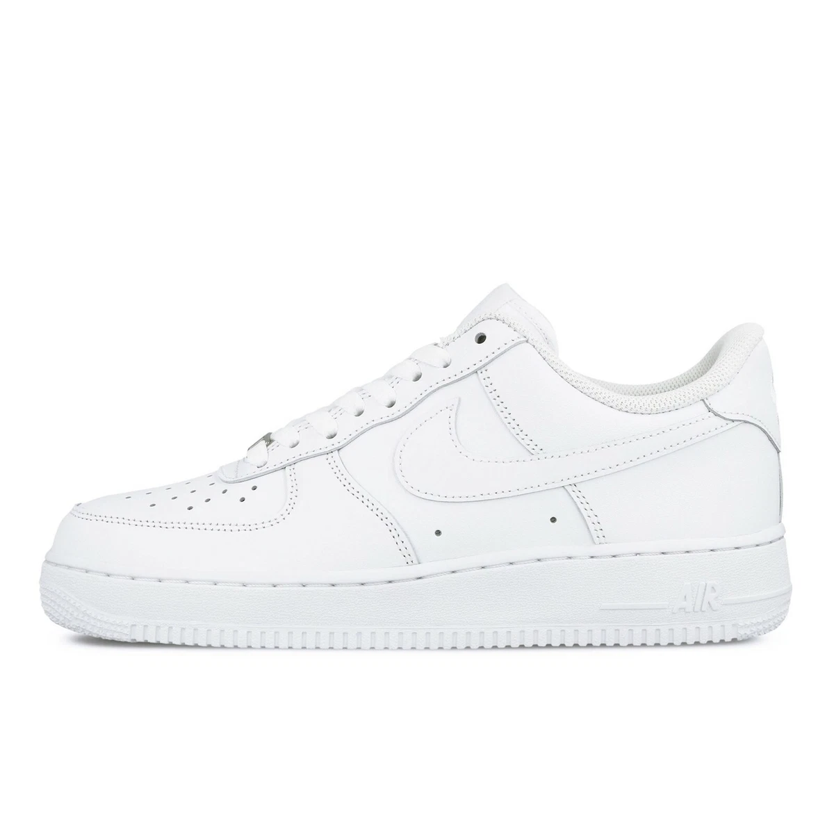 Preços baixos em Nike Air Force 1 07 White | eBay