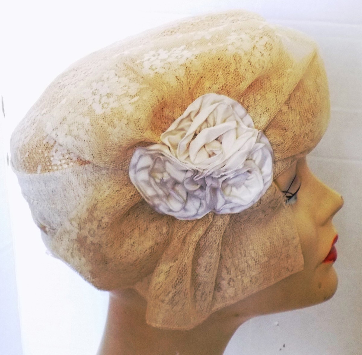Vintage 60s Ecru Straw & Lace Pillbox Hat Sonni San 