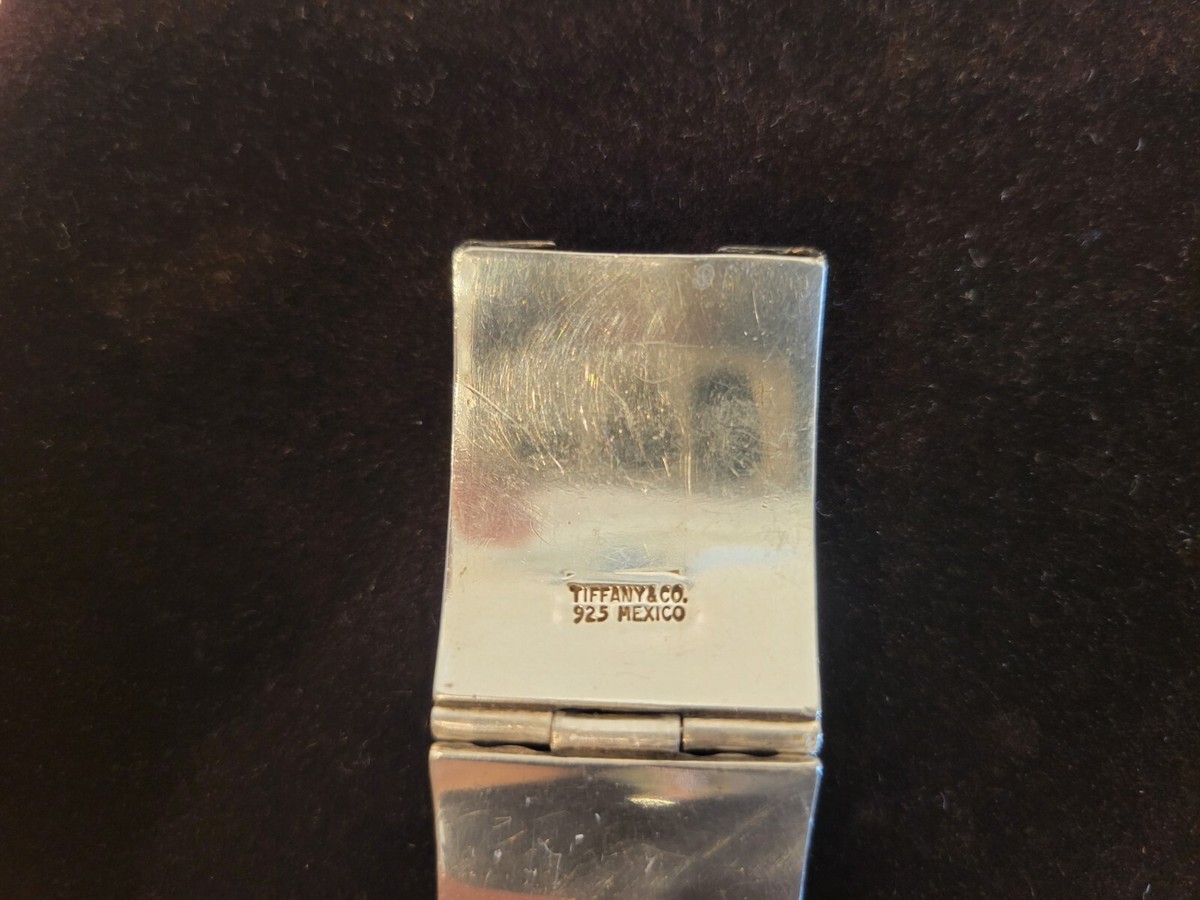 Vintage Tiffany & Co Ribbed Wide Hinge Sterling Silver Vintage Tiffany & Co Ribbed Wide Hinge Sterling Silver