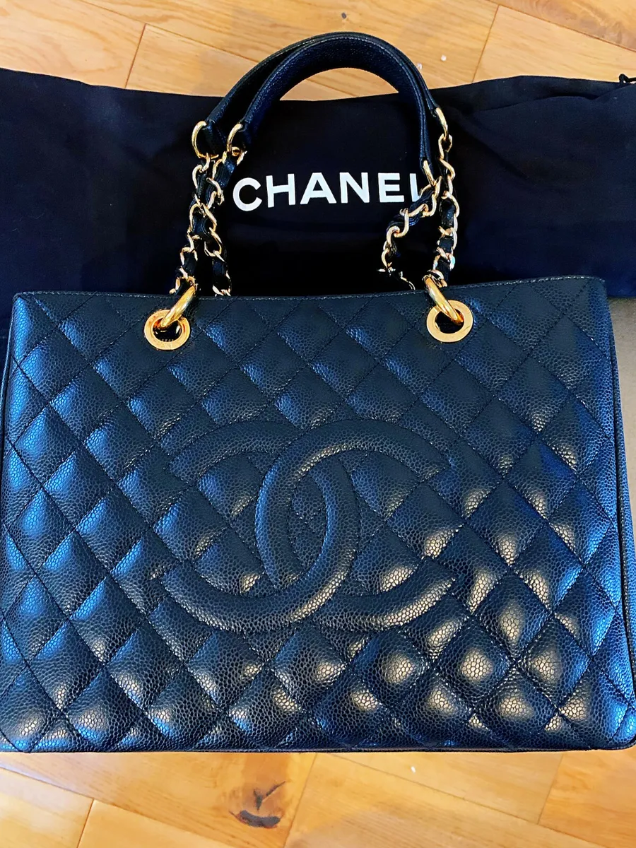Tote Bag Chanel  Vogue India  Vogue Closet