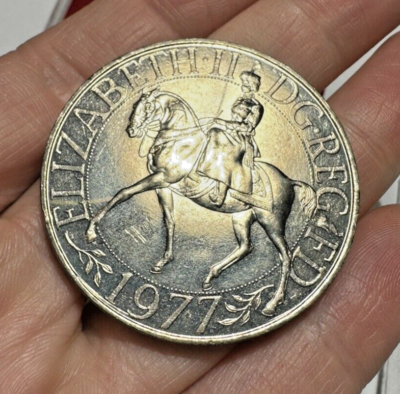 1952-1977 Her Majesty QUEEN ELIZABETH II Silver Jubilee Crown