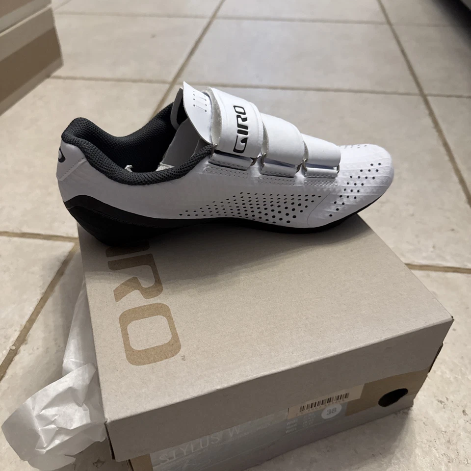 Zapatos de ciclismo GIRO Stylus W para mujer - EU 40 - blancos nuevos en caja Foto 2 de 4