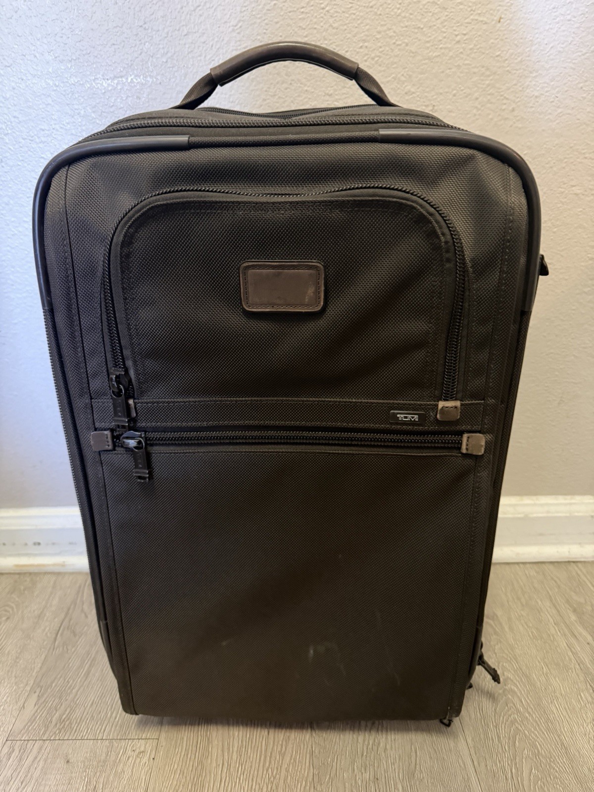Carry On 22" Brown Suitcase 2-wheeled Case