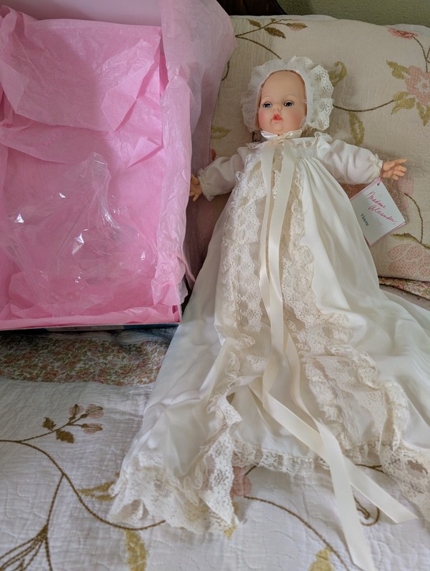 Vtg 16" Madame Alexander Victoria  Doll Christening Dress Non Working Crier Box