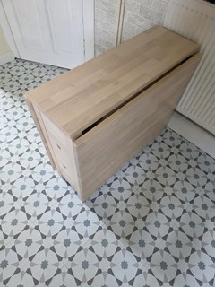 Kitchen Table and 5 chairs
