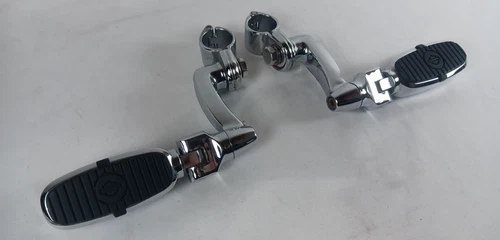 HARLEY CRESTED FOOTPEGS W/360 DEGREE CHROME HIGHWAY MOUNTS 50832-07A 50576-05