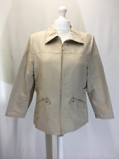 Women's Warm Cream Coloured Coat. Full Lining. Front Pockets. Uk Size 14. Ewm.