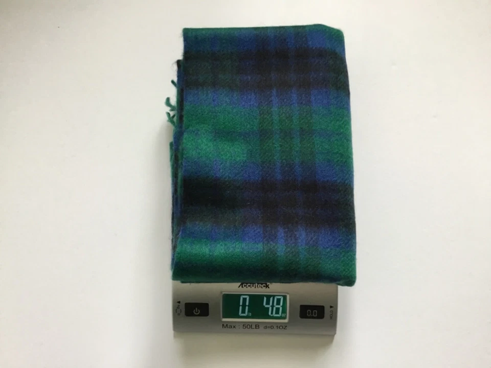 Nordstrom 100% Cachemira 68" x 12" Flecos Bufanda Azul Verde Negro Cuadros $89 Nuevo Foto 4 de 4