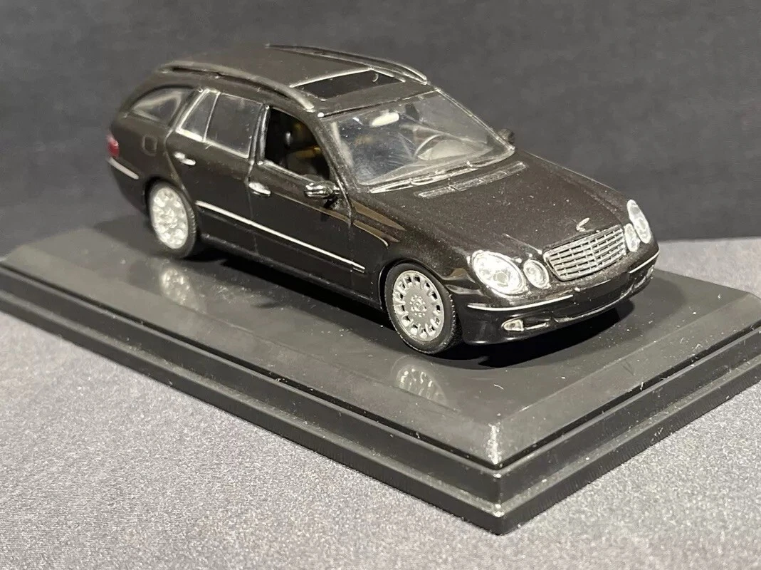Minichamps 1:43 - Voiture Miniature  2  - Mercedes Benz - Lot De Classe R X 2