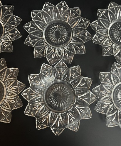 FEDERAL GLASS 1950’s Clear Glass Petal Pattern 6 1/4” Plates 12 Point Set Of 6 - Picture 4 of 6