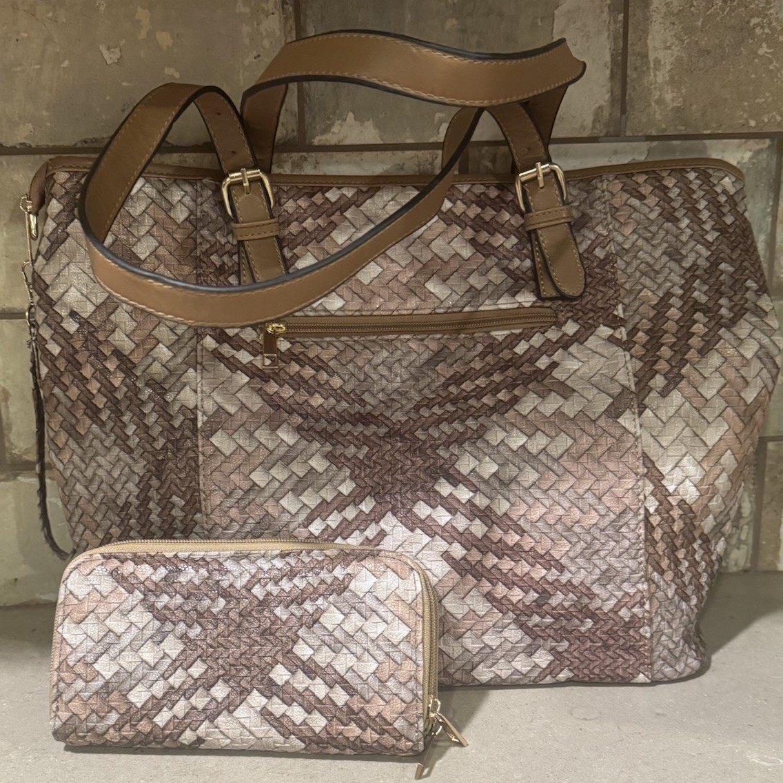 tote bag Purse with matching wallet Wristlet Pockets