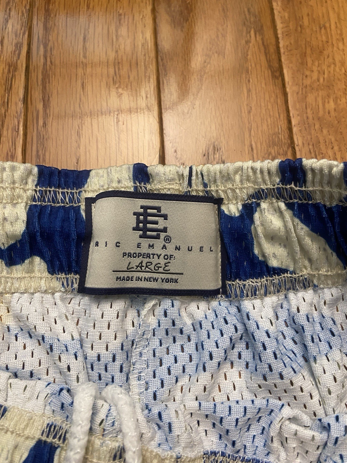 Eric Emanuel EE Basic Short Blue Daisies/Yellow￼ - image 3