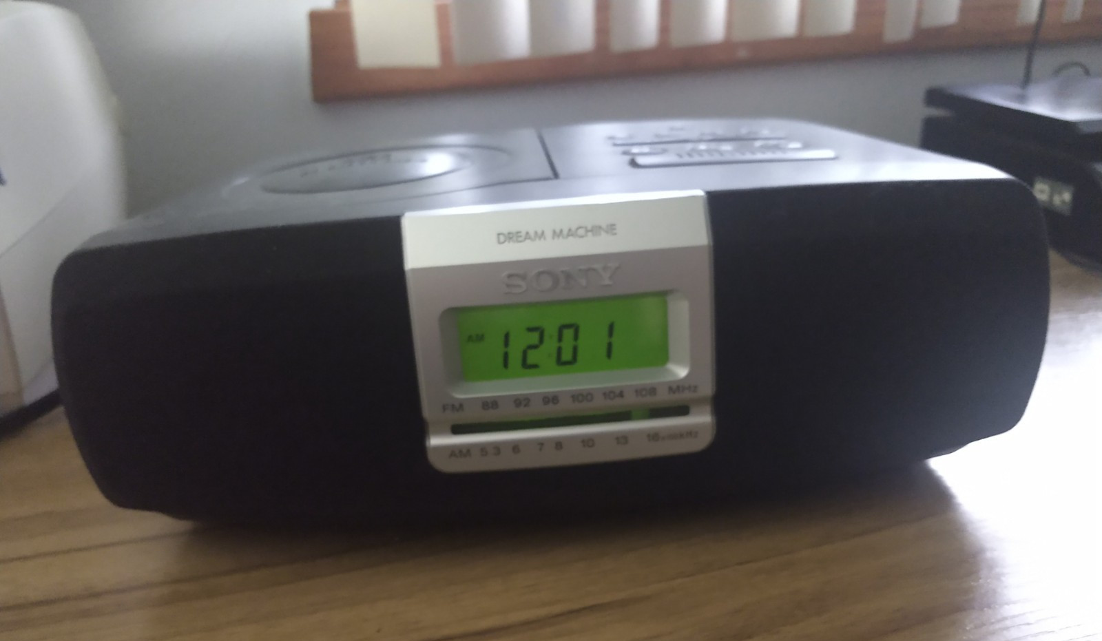 Sony Dream Machine ICF CD 821 Gray CD Player AM/FM Radio Alarm Clock TESTED photo