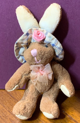 VINTAGE MINIATURE BUNNY RABBIT WEARING A HAT PLUSH/STUFFED ANIMAL