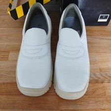 S2 SRC WHITE SLIP ON CATERING/HOSPITAL SHOES SIZE 9 x 2 Buy one Get one free !!