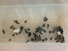 Original Schrauben Satz Set Gummi Pads Maxdata Belinea o.book 1.1 8515 -2