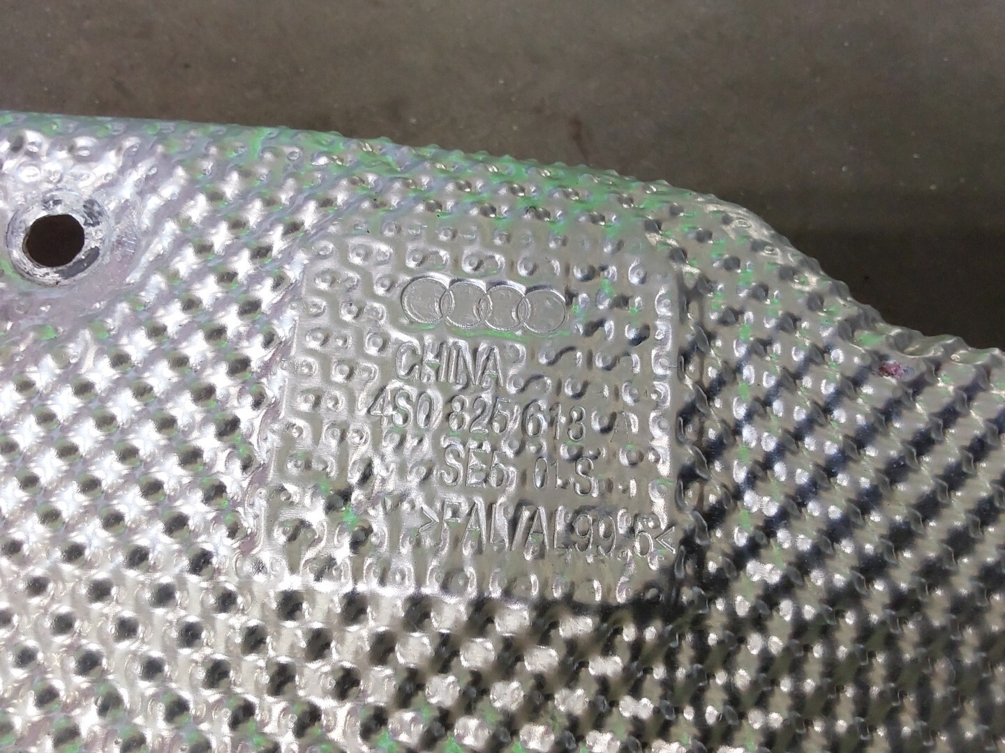 2015 Lamborghini Huracan 610-4 Rear Back Bumper Heatshield P/N 4T0825613
